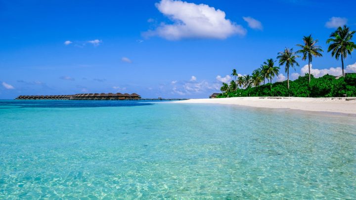 Review Hotel Hurawalhi Maldives Resort