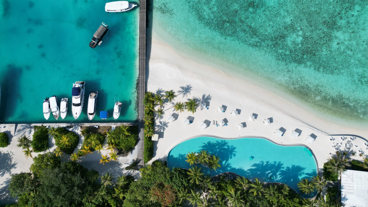 Review Hotel Amilla Maldives